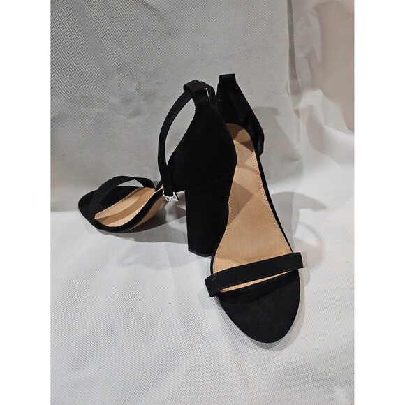 Heels - Picture 2 of 3